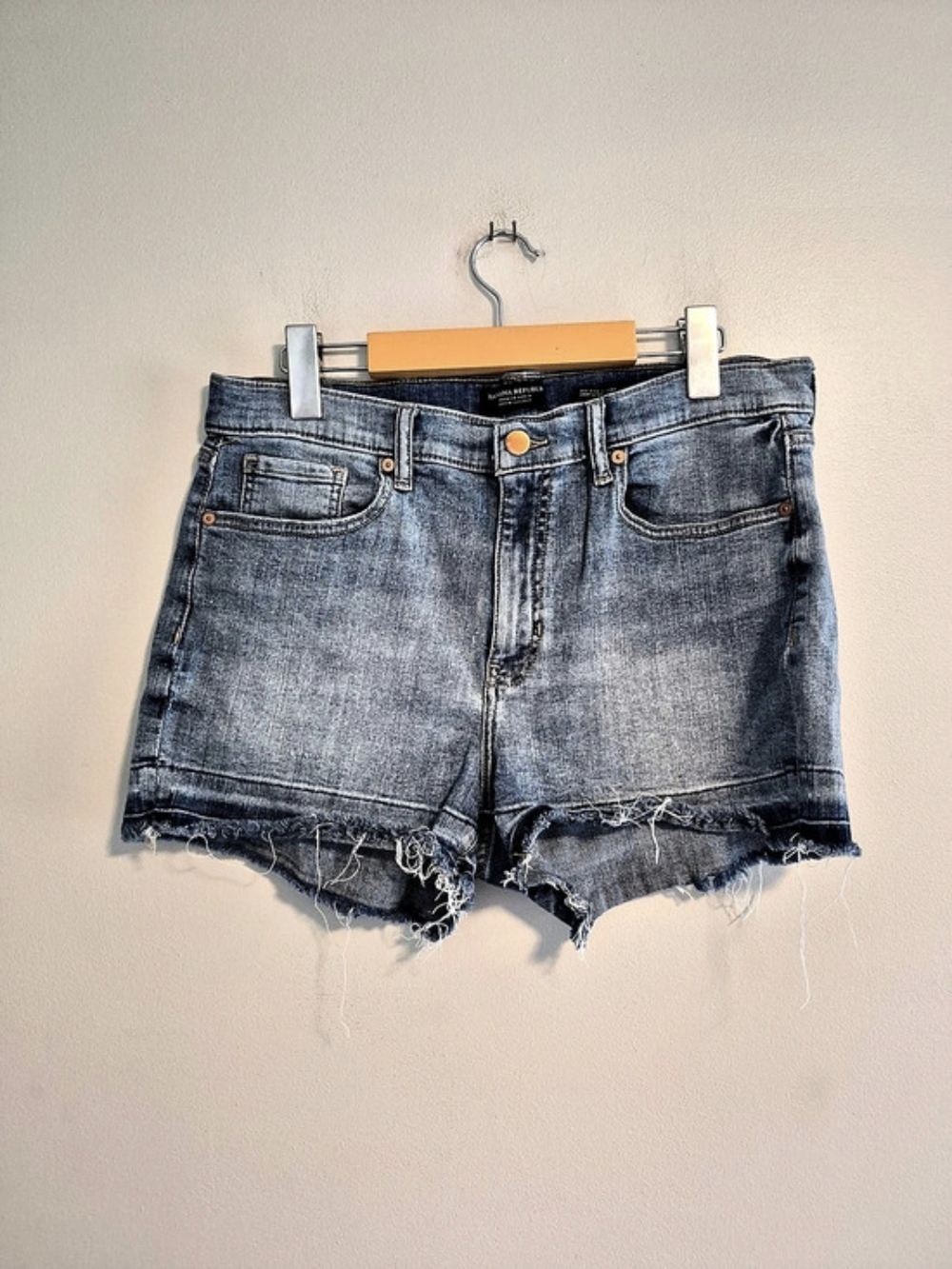Banana Republic 31 Light Wash Denim Mid-Rise 3" Length Jean Shorts